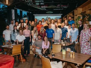 Spoločná fotka členov komunity Lifemaxxeri na offline meetupe